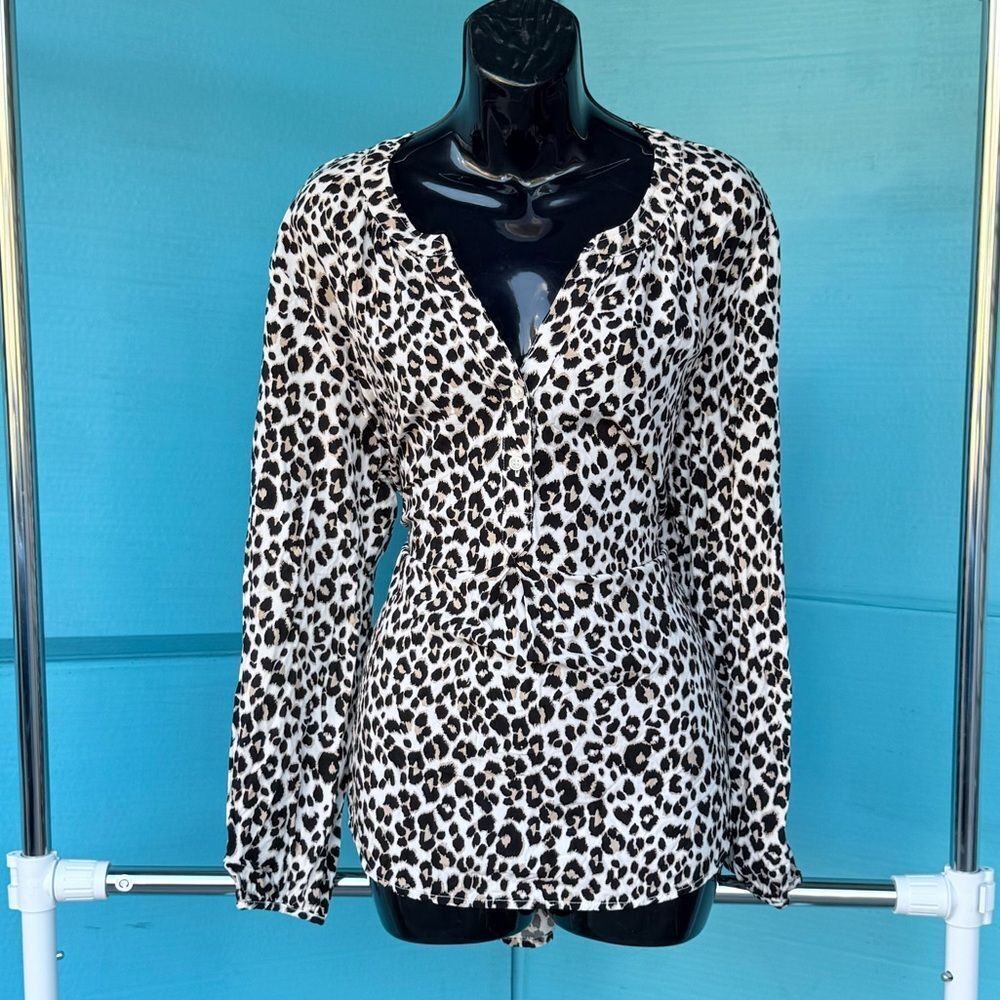 Old Navy Women’s Leopard Print Button-Up Blouse Size XL